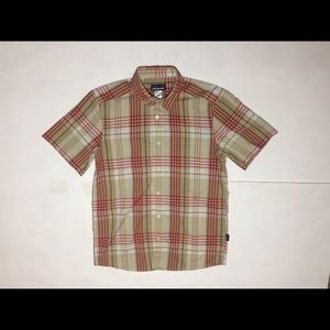Patagonia Mens Small Red/Tan Shirt Sleeve Button